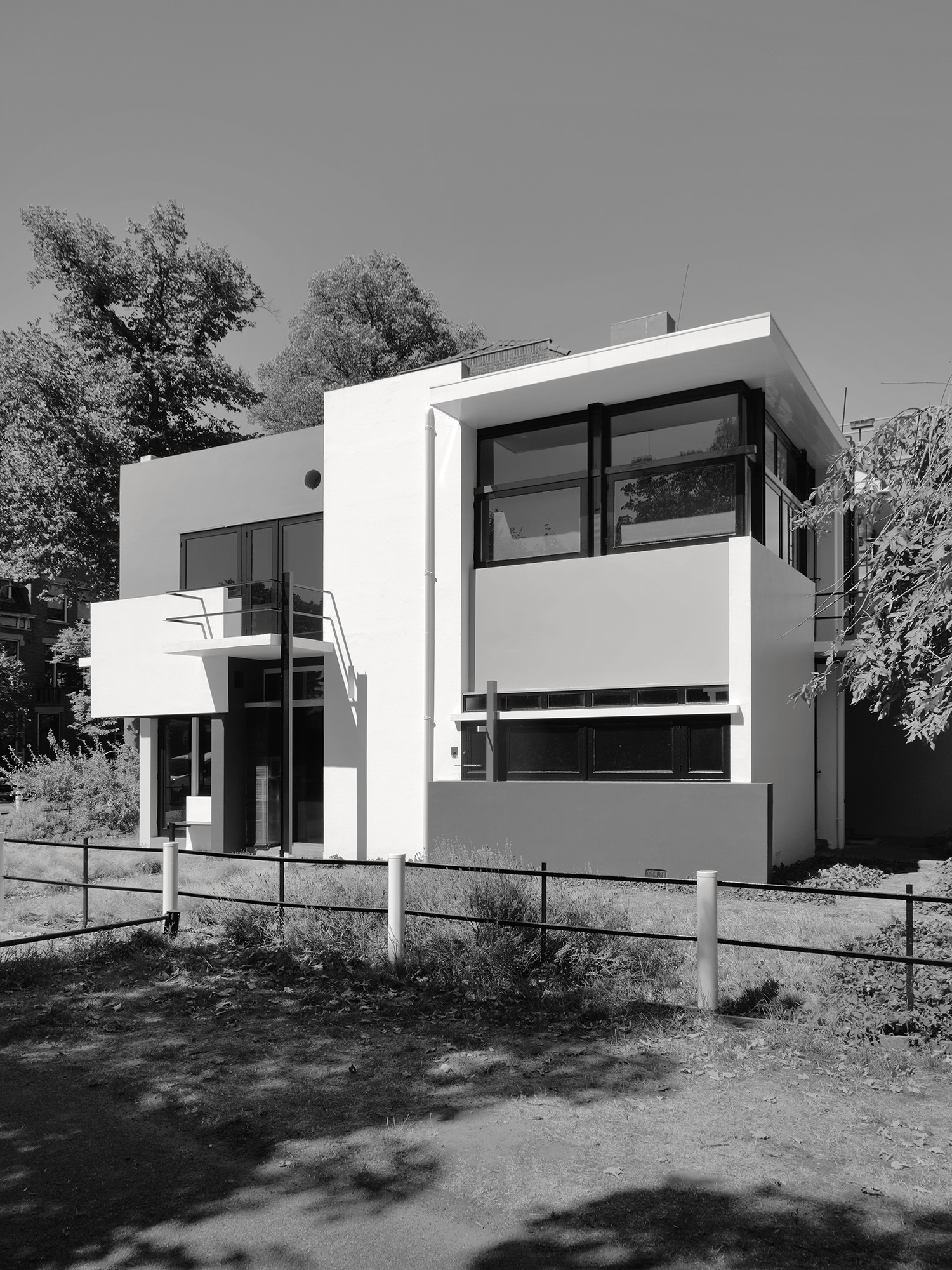 Rietveld Schröder House
Gerrit Rietveld, 1924
Utrecht, Netherlands